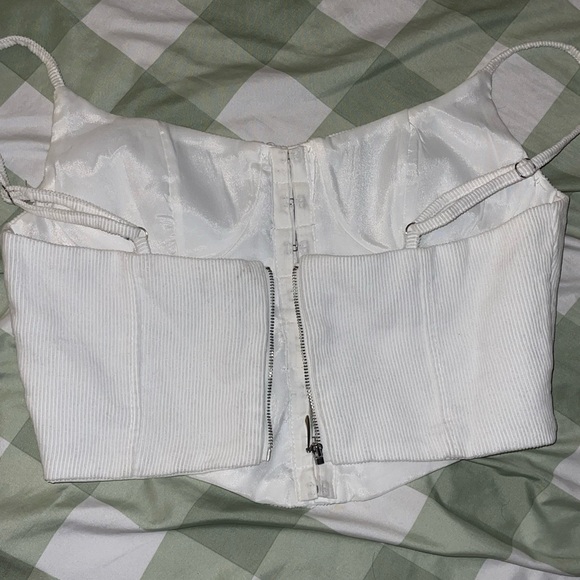 White crop top - Picture 2 of 2